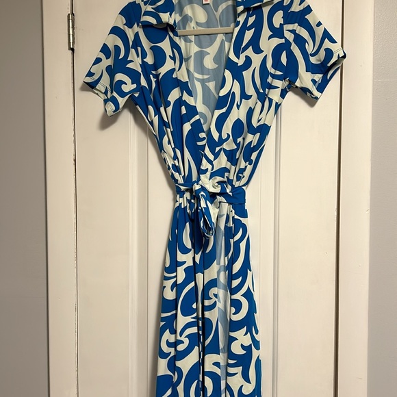 Julie Brown NYC wrap dress - Picture 2 of 3